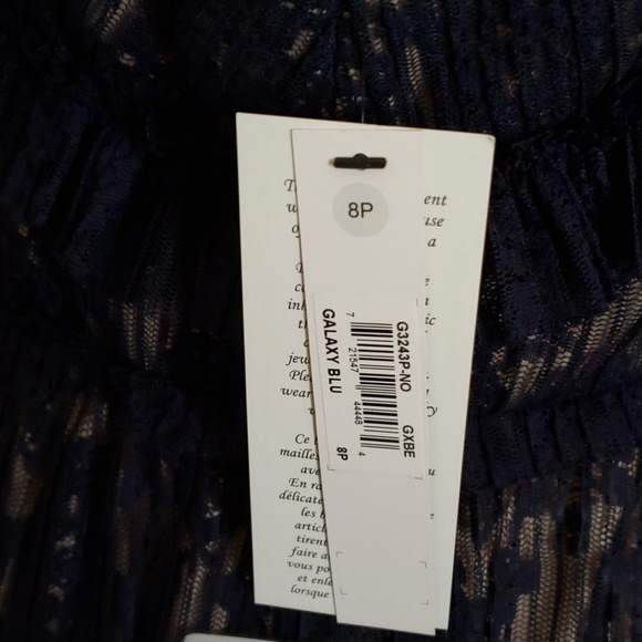 New Lace dress - Picture 3 of 4